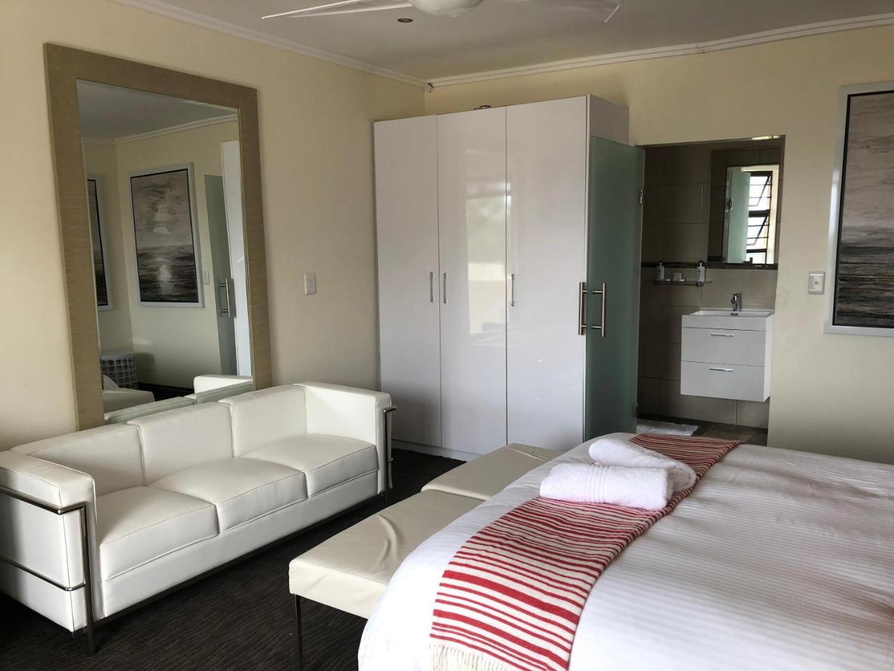 Coral Beach Bed & Breakfast East London Esterno foto