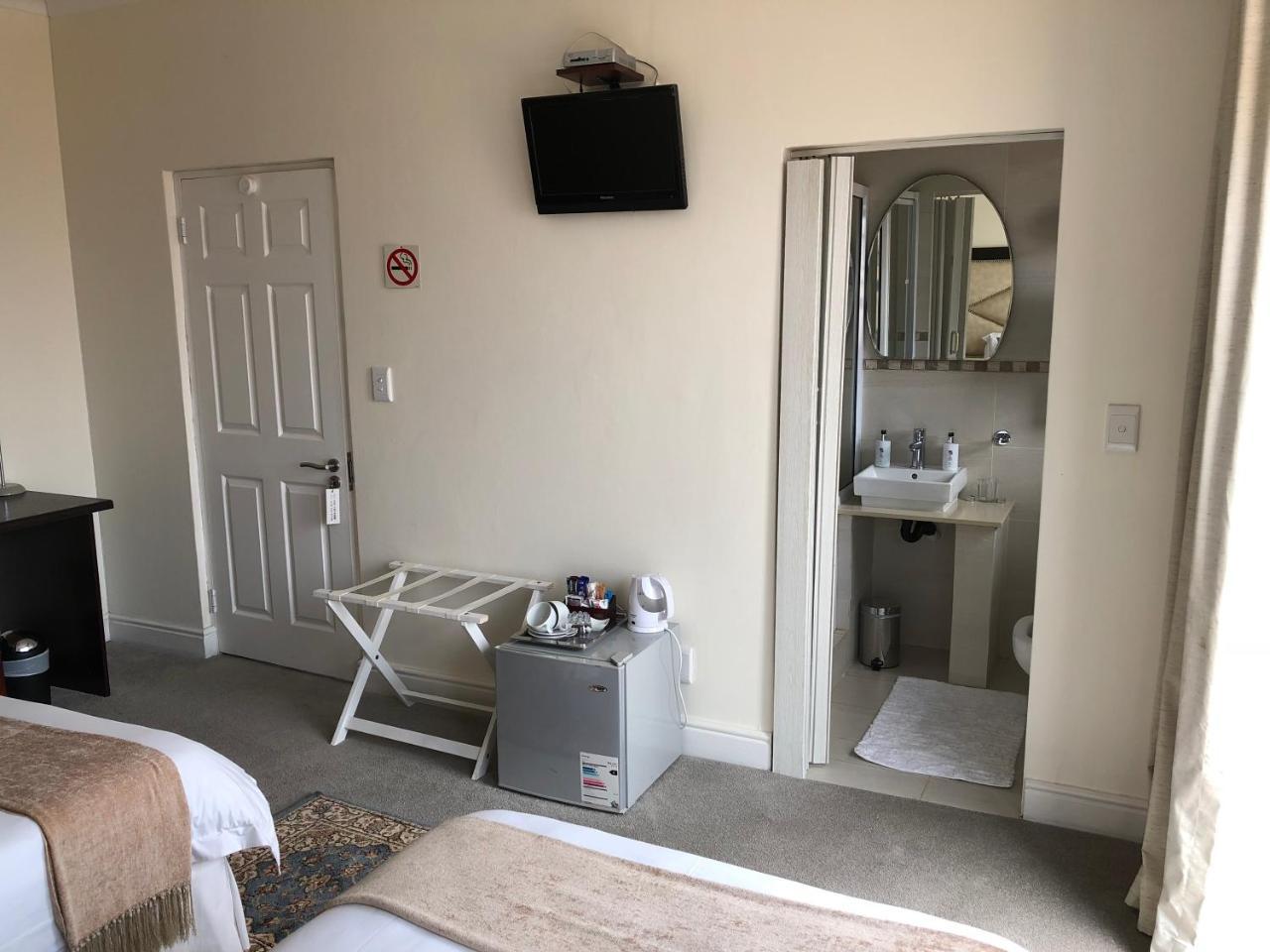 Coral Beach Bed & Breakfast East London Esterno foto