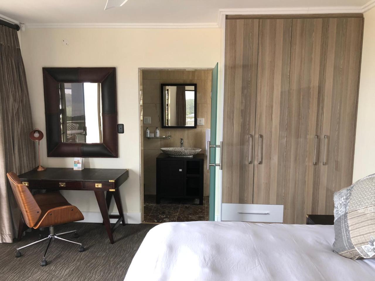 Coral Beach Bed & Breakfast East London Esterno foto