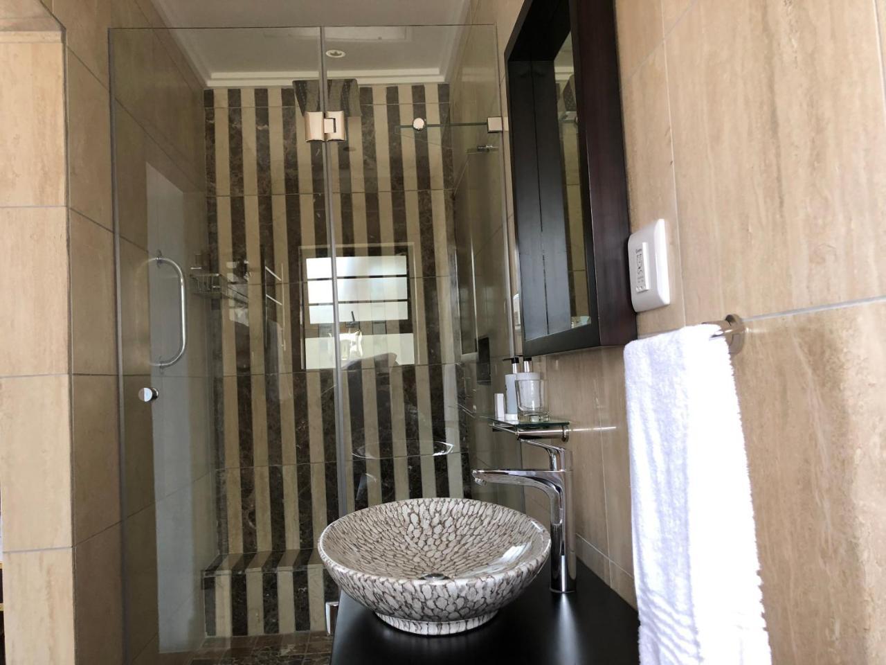 Coral Beach Bed & Breakfast East London Esterno foto
